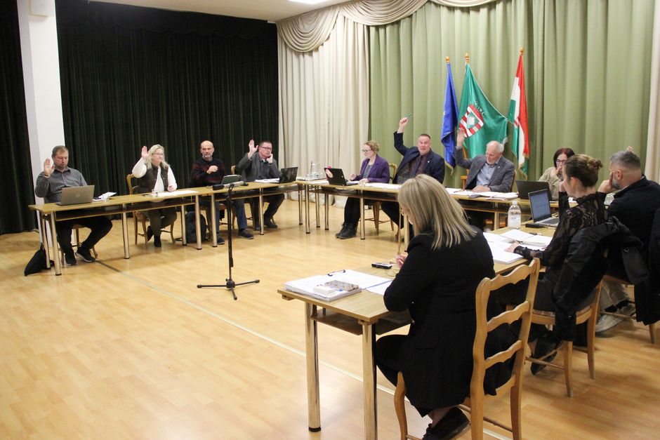 Mozgásnépszerűsítő, szórakoztató, kulturális programok támogatása mellett is elkötelezte magát a képviselő-testület